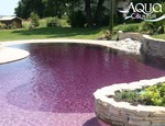 Parez la piscine de vos clients de mille couleurs en optant pour la coloration de l'eau du bassin !