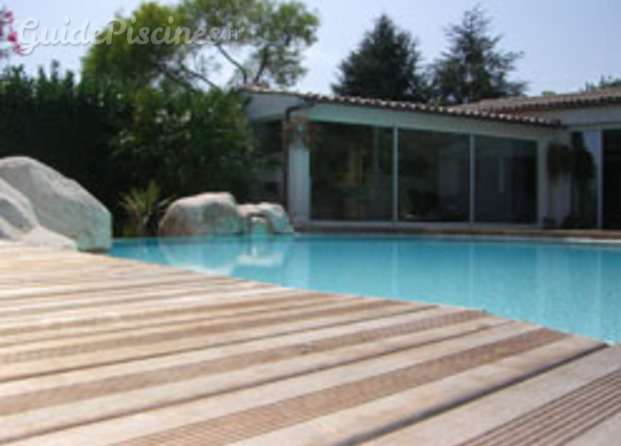 piscine avec terrasse