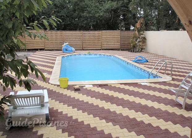 piscine avec terrasse